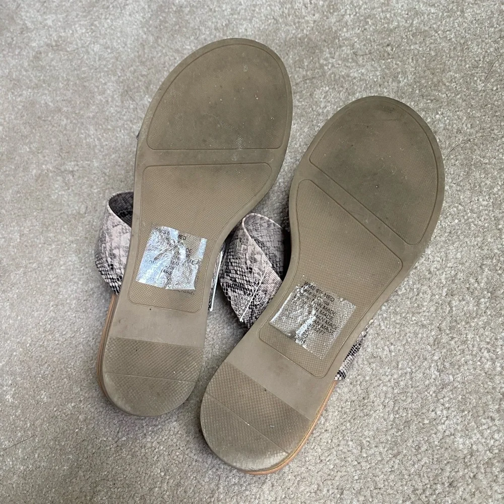 Lauren Conrad 🐍 Faux Snake Skin Sandal 🩷 - Picture 4 of 4